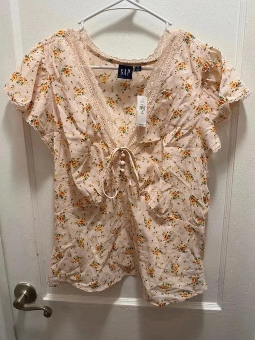 GAP Floral Lace-Trim Tie-Front V-Neck Top in Pale Pink with Yellow Accents